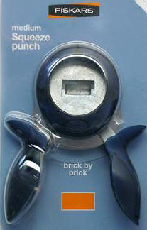 Fiskars Squeeze Punch - Brick by Brick - Large